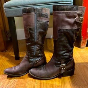 Leather riding boots (11).